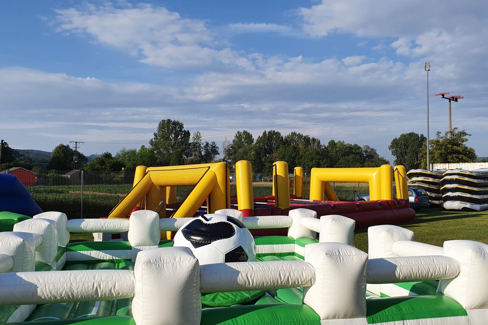 Fußball-Rodeo, Menschenkicker mieten